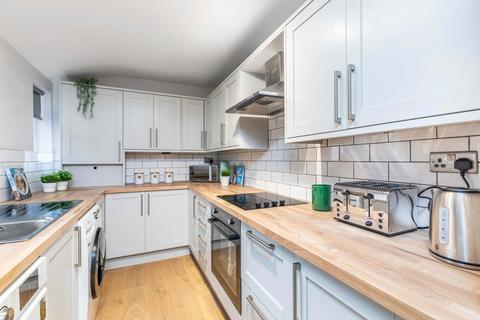 6 bedroom house to rent, Burley Road, Leeds LS4
