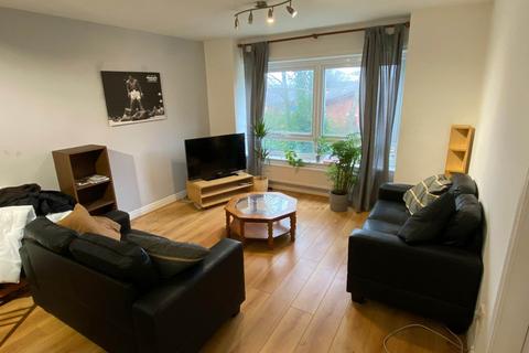 2 bedroom flat to rent, Welton Court, Leeds LS6