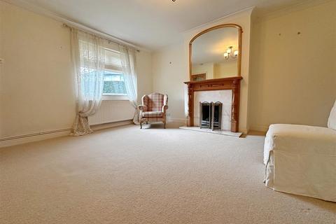 2 bedroom semi-detached house for sale, Waverley Crescent, Hipperholme