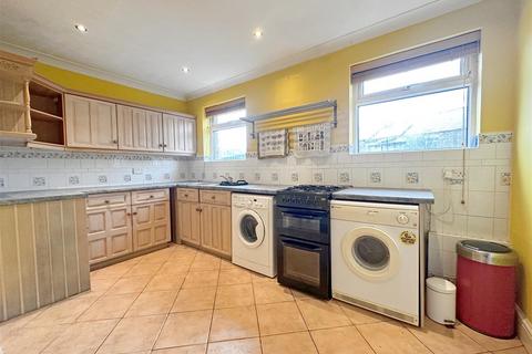 2 bedroom semi-detached house for sale, Waverley Crescent, Hipperholme