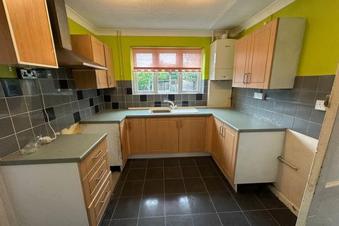 3 bedroom semi-detached house for sale, 7 Oak Avenue, Walsall, WS2 0HY