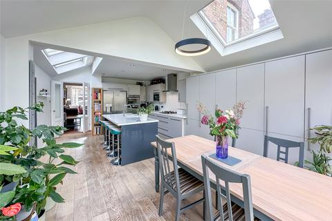 71 Burnham Road, St Albans, AL1 4QN