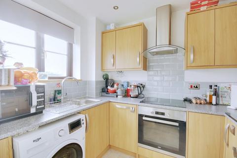 1 bedroom flat for sale, Bernice Close, Rainham RM13