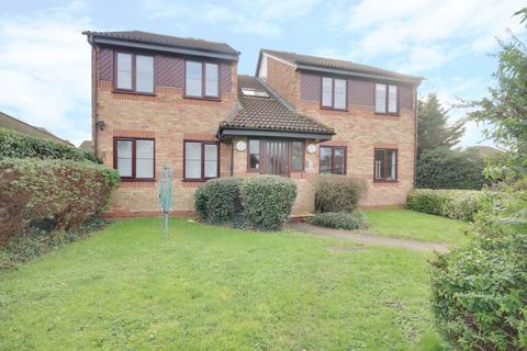 4 Bernice Close, Rainham, RM13 9JD