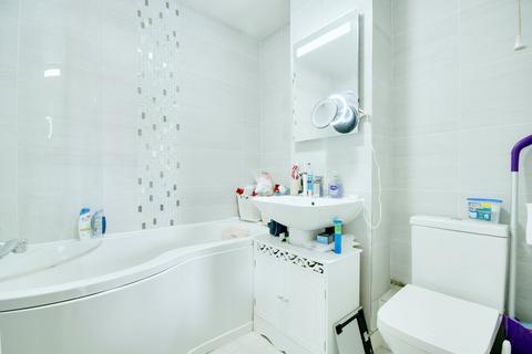 4 Bernice Close, Rainham, RM13 9JD