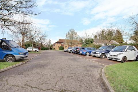 4 Bernice Close, Rainham, RM13 9JD