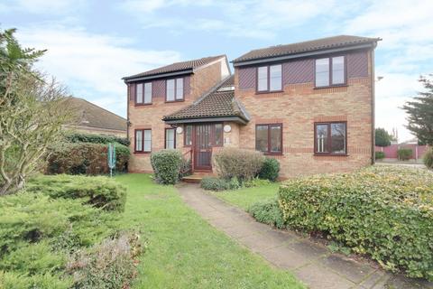 4 Bernice Close, Rainham, RM13 9JD