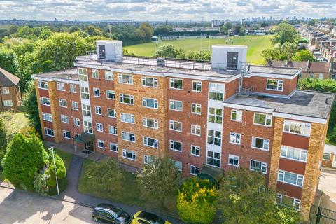 1 bedroom flat for sale, Durham Avenue, Woodford Green