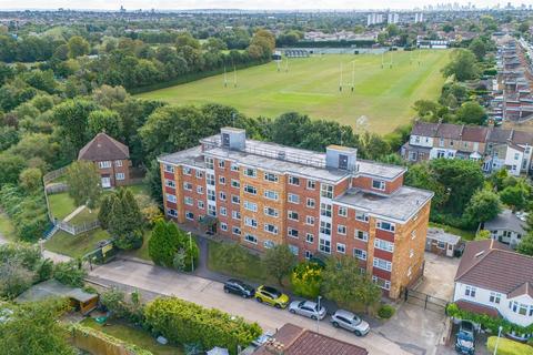 1 bedroom apartment for sale, Durham Avenue, Woodford Green, IG8