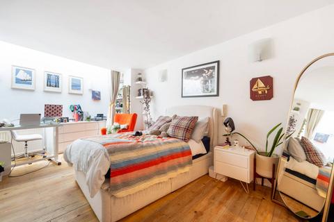 3 bedroom flat for sale, Ledbury Mews North, Notting Hill, London, W11