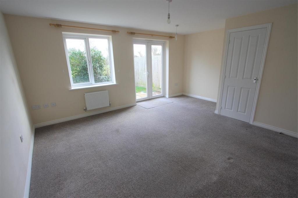 15 Mallory Drive Lounge