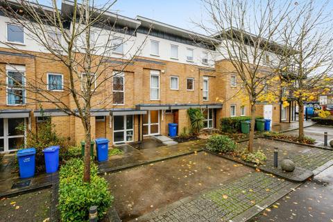 3 bedroom flat to rent, Highwood Close, East Dulwich, London, SE22