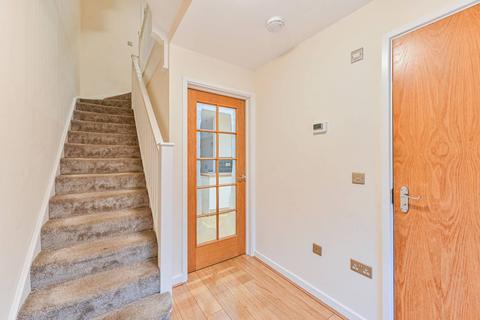 3 bedroom flat to rent, Highwood Close, East Dulwich, London, SE22