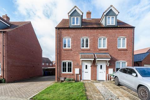 3 bedroom semi-detached house for sale, Redcar Road, Bicester OX26