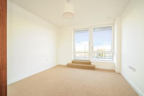 1 bedroom apartment to rent, Lighterage Court, Brentford TW8