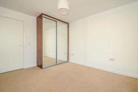 1 bedroom apartment to rent, Lighterage Court, Brentford TW8