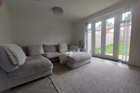 3 bedroom semi-detached house to rent, Cattle Way, Shavington CW2