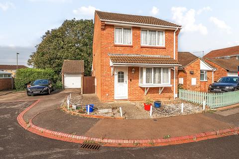 3 bedroom semi-detached house for sale, Widgeon Court, Fareham PO16