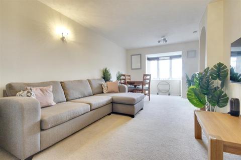 2 bedroom flat for sale, Newport Mews, Worthing