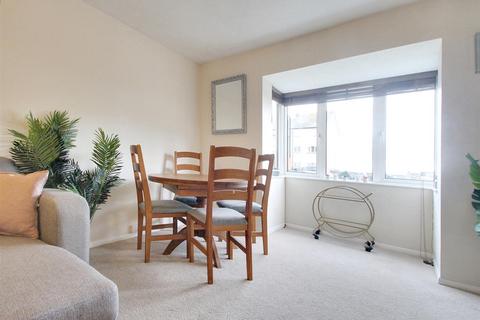 2 bedroom flat for sale, Newport Mews, Worthing