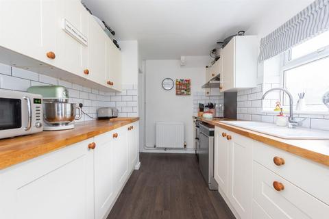 38 Borodin Close, Brighton Hill, Basingstoke, RG22 4EN