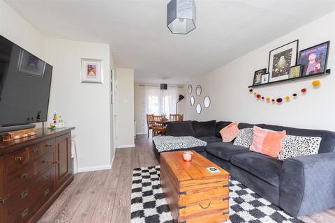 38 Borodin Close, Brighton Hill, Basingstoke, RG22 4EN
