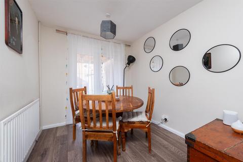 38 Borodin Close, Brighton Hill, Basingstoke, RG22 4EN