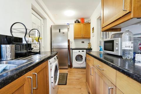 2 bedroom semi-detached house for sale, Greenthorpe Road, Leeds LS13