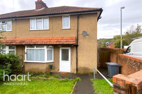 3 bedroom semi-detached house to rent, High Wycombe, Eaton Avenue