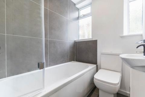 1 bedroom flat to rent, Burley Road, Leeds LS4