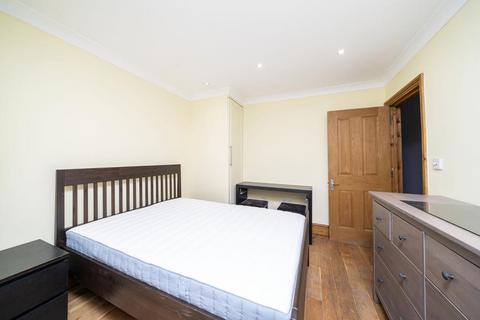 3 bedroom flat to rent, ASTWOOD MEWS, SOUTH KEN, SW7