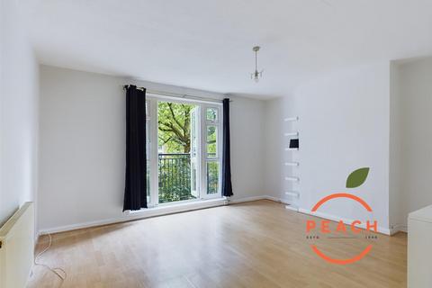 3 bedroom apartment to rent, Bletchley Street, London N1