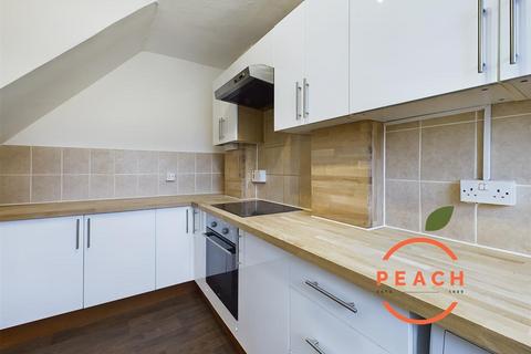 3 bedroom apartment to rent, Bletchley Street, London N1