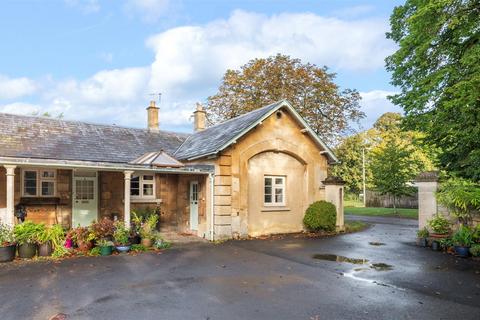 2 bedroom semi-detached bungalow for sale, Pew Hill, Chippenham