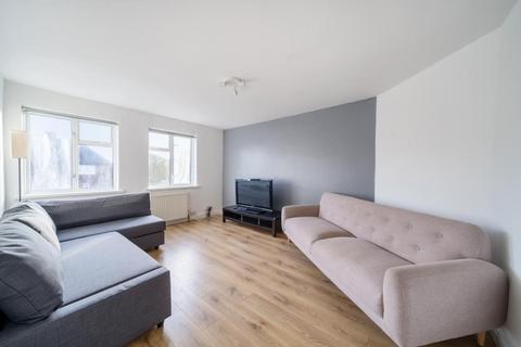 2 bedroom maisonette for sale, Sunbury-on-Thames,  Surrey,  TW16