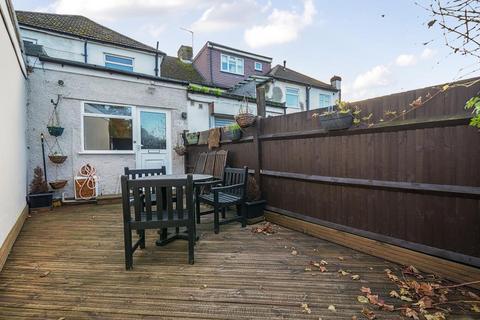 2 bedroom maisonette for sale, Sunbury-on-Thames,  Surrey,  TW16