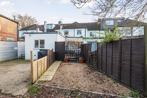 2 bedroom maisonette for sale, Sunbury-on-Thames,  Surrey,  TW16