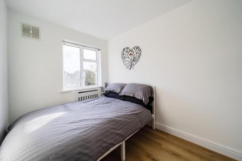 2 bedroom maisonette for sale, Sunbury-on-Thames,  Surrey,  TW16