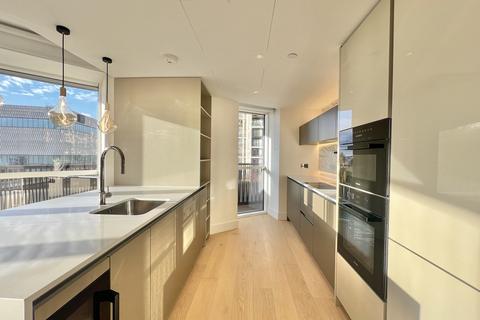 3 bedroom apartment to rent, Cassini Tower, London, W12