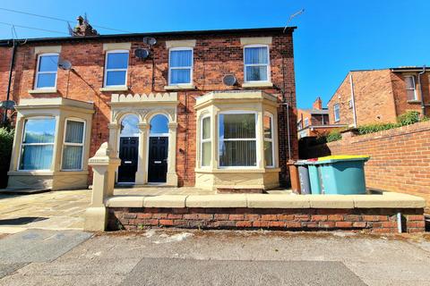 2 bedroom apartment to rent, Queens Road, Fulwood PR2