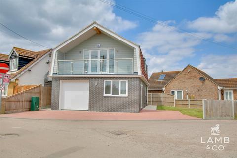 2 bedroom detached house for sale, Colne Way, St Osyth CO16