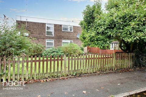 2 bedroom apartment for sale, Upper Halliford Road, Shepperton