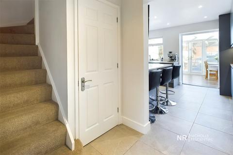 122 Farriers Road, Epsom, KT17 1LR