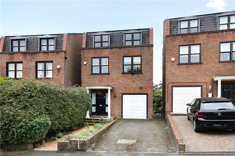 4 bedroom detached house to rent, Pine Grove, SW19