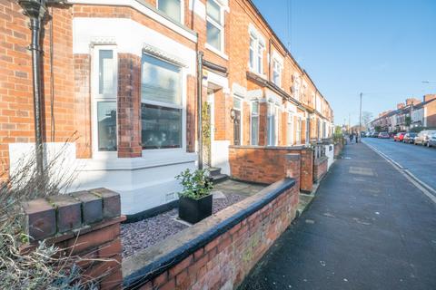 4 bedroom terraced house to rent, Clarendon Park Road, Leicester LE2