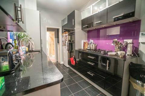 4 bedroom terraced house to rent, Clarendon Park Road, Leicester LE2