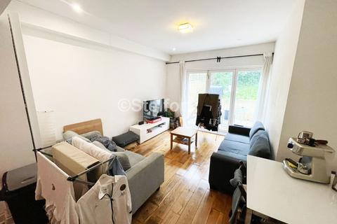 3 bedroom flat to rent, Burghley Road, London, NW5