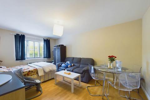 1 bedroom flat for sale, Whitehead Way, Aylesbury HP21