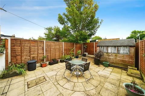 40 Neuchatel Road, London, SE6 4EQ
