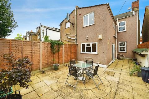 40 Neuchatel Road, London, SE6 4EQ